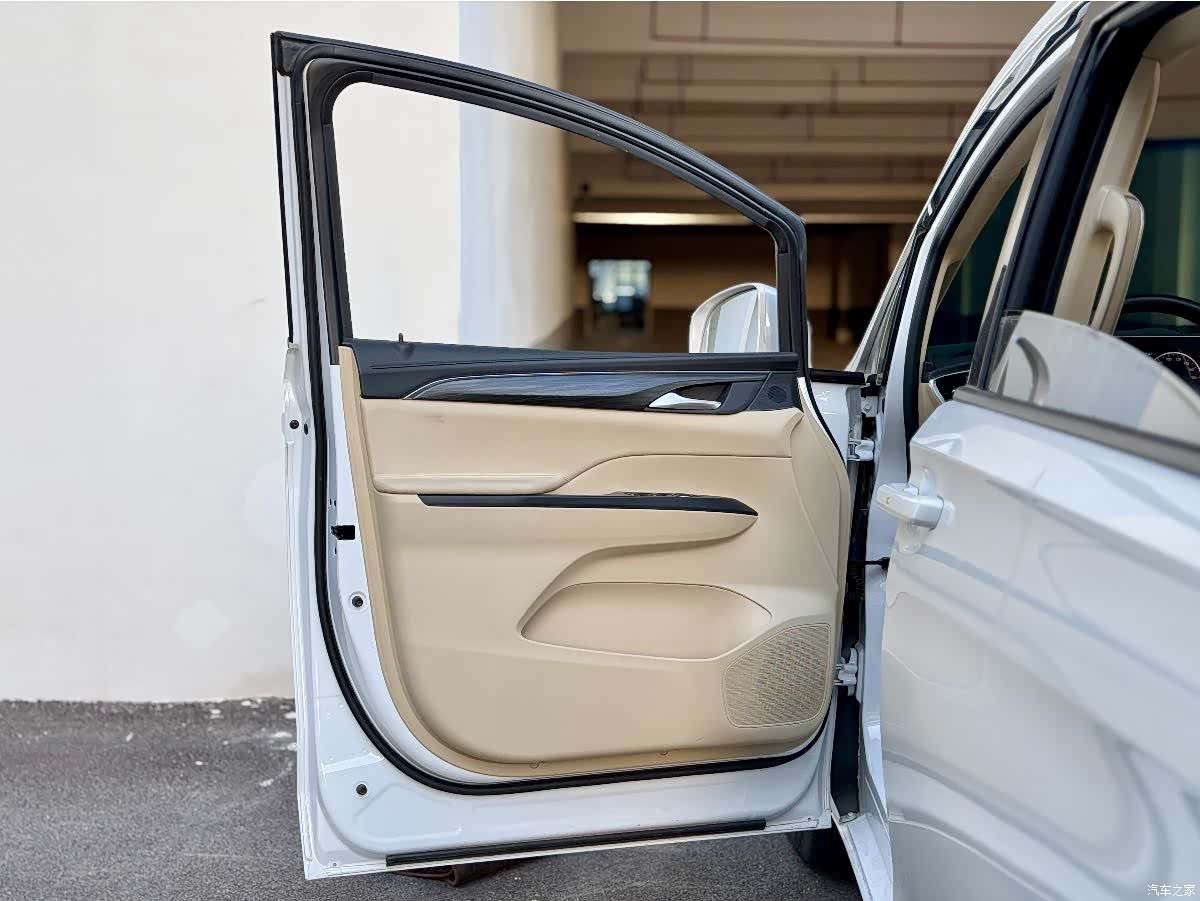 Buick GL8, 2023 21