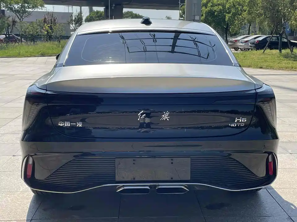 Hongqi H6