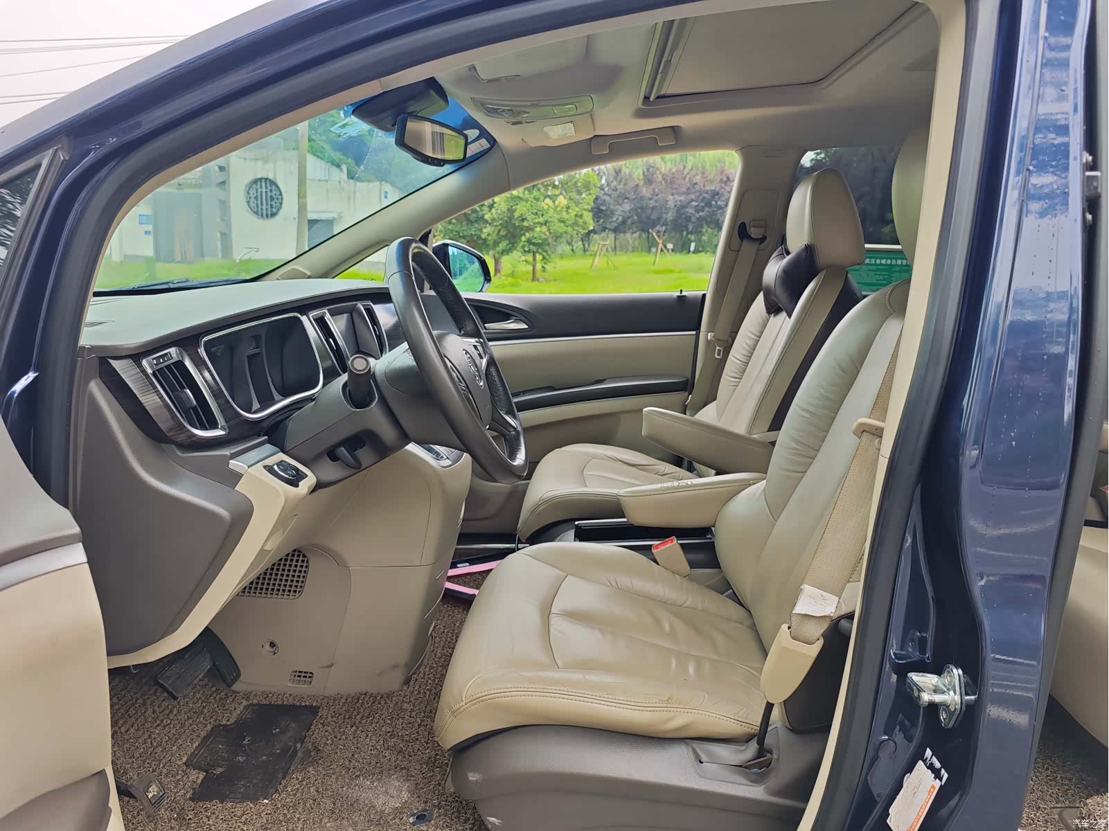 Buick GL8, 2011 17