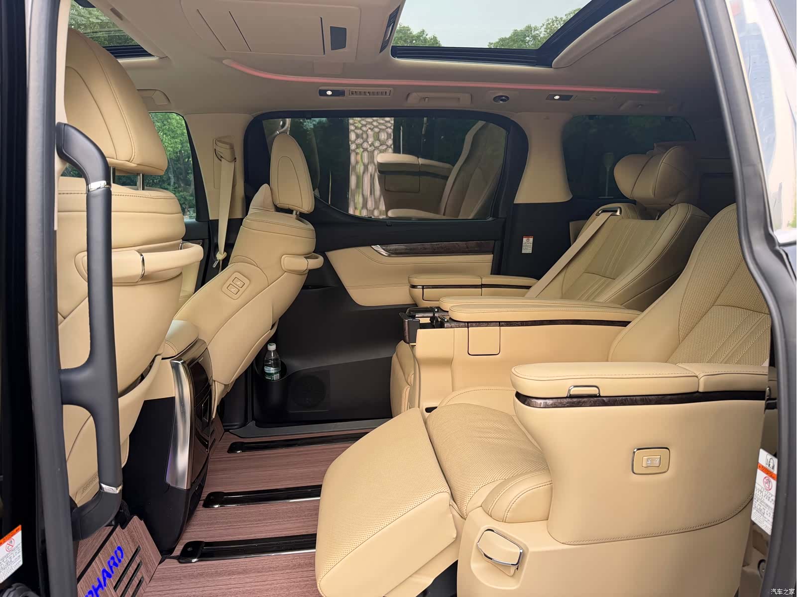 Toyota Alphard, 2021 10