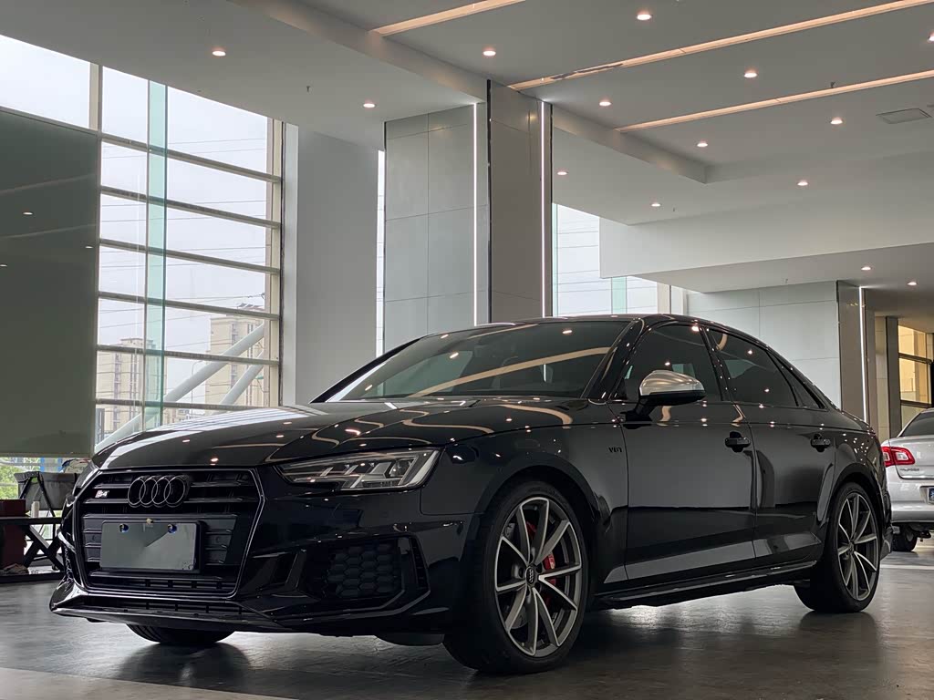Audi S4