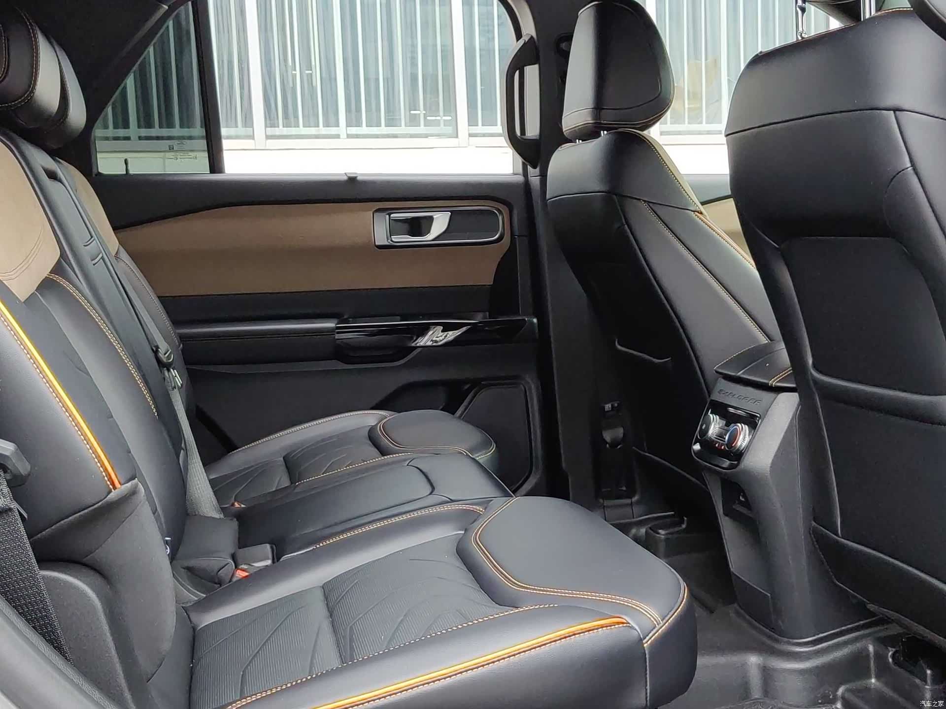 Ford Explorer, 2025 21