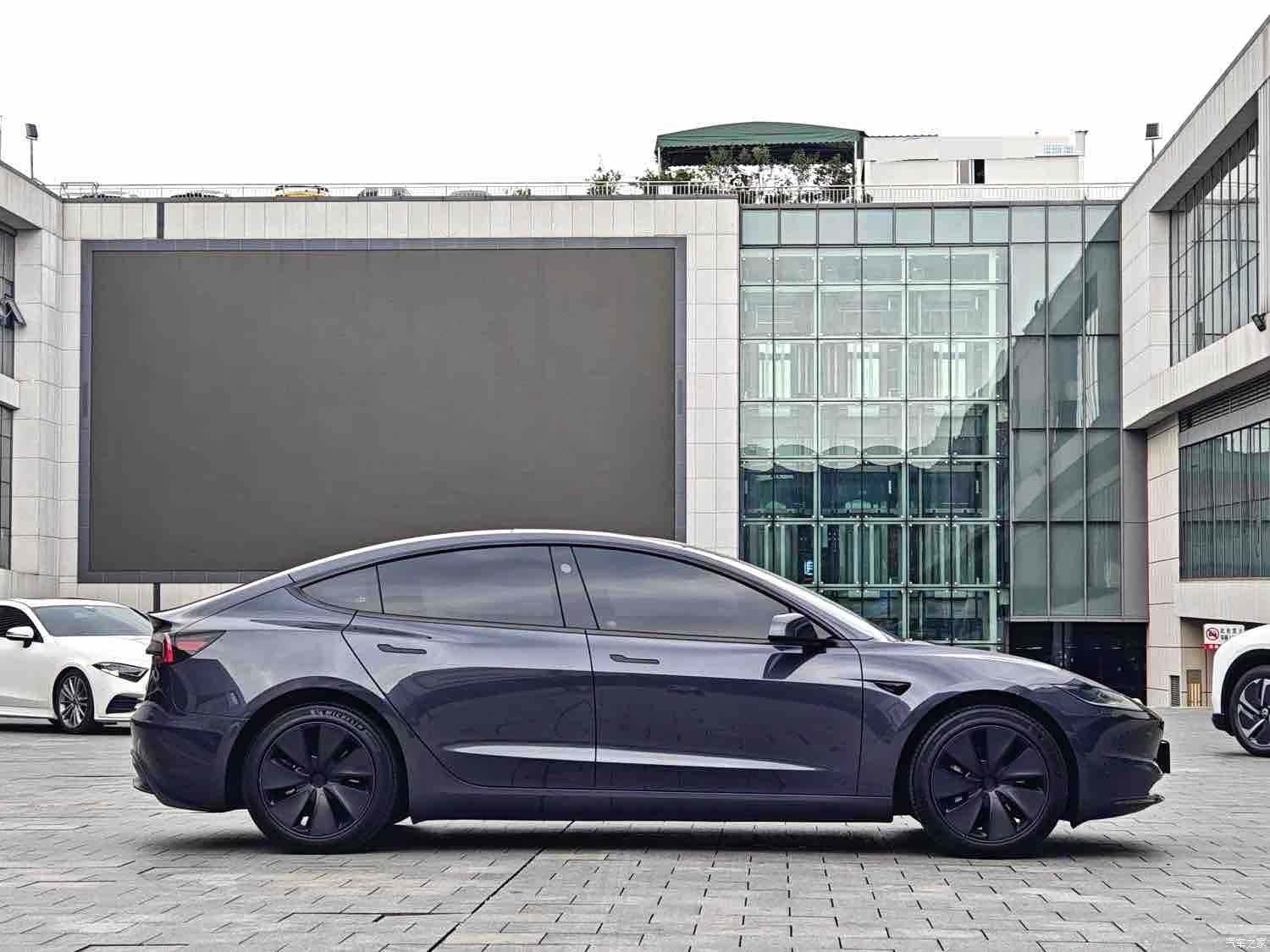 Tesla Model 3, 2024 4