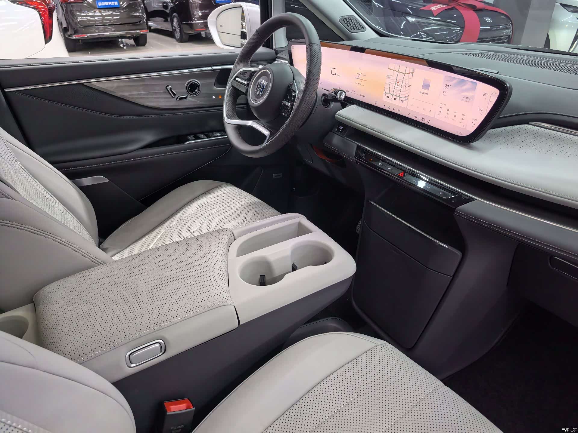 Buick GL8, 2025 10