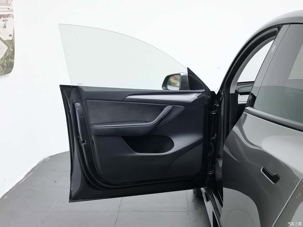 Tesla Model Y, 2024 8
