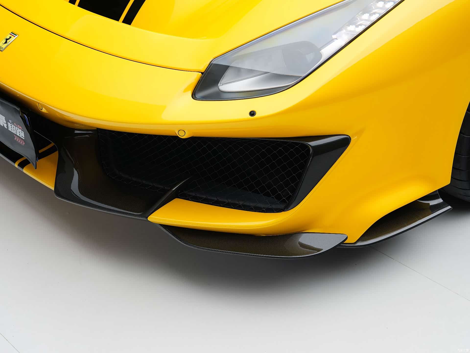 Ferrari 488, 2019 15