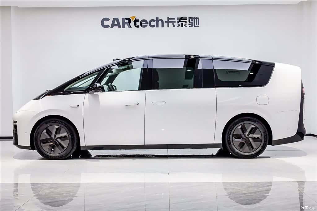 Li Auto MEGA, 2024 3