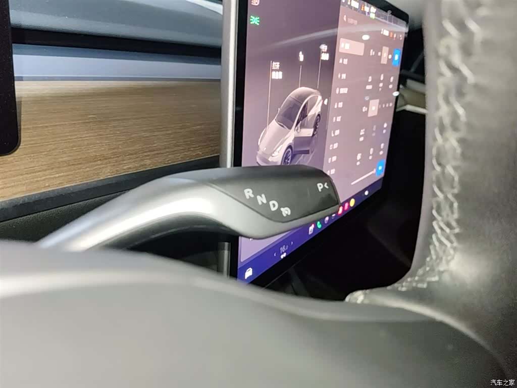 Tesla Model Y, 2022 14