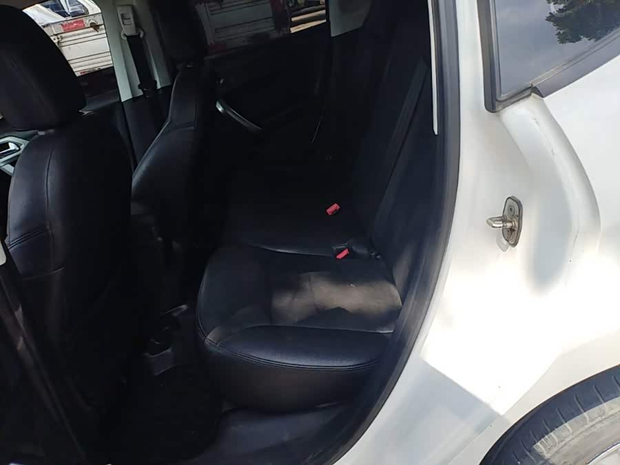 Peugeot 2008 2015, фото 17