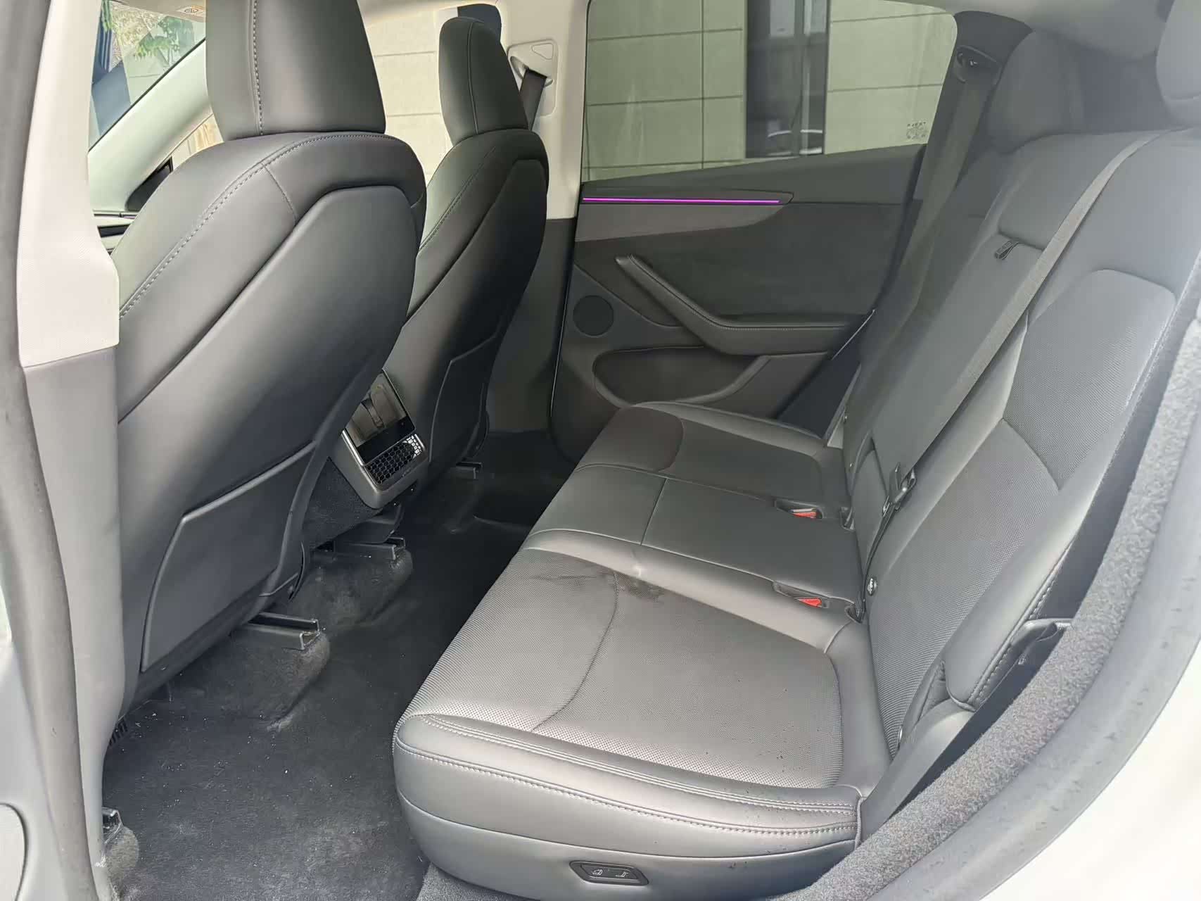 Tesla Model Y, 2025 11