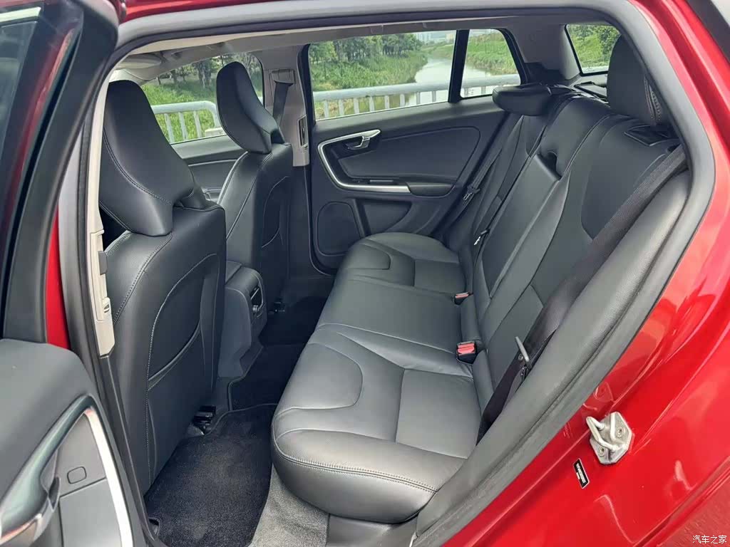Volvo V60, 2016 15