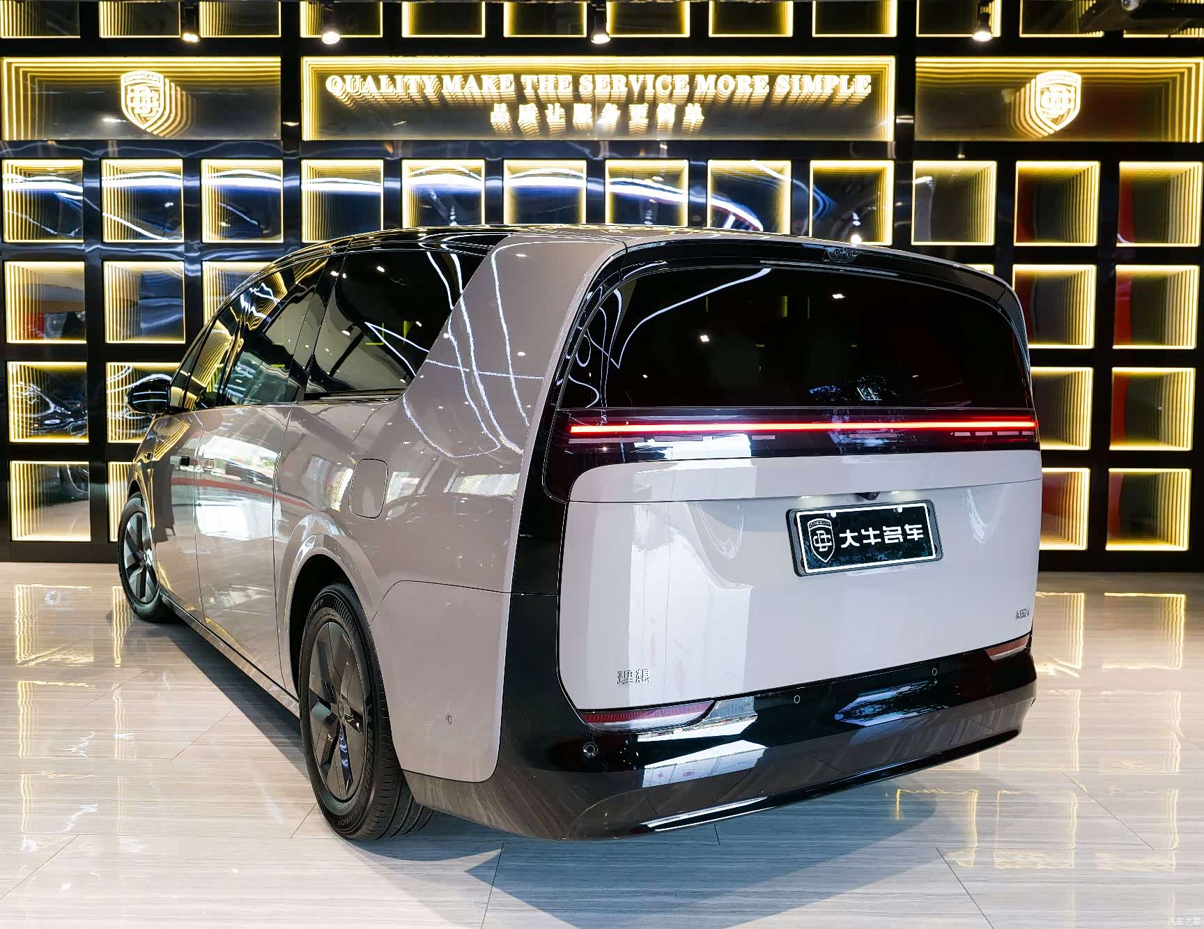 Li Auto MEGA, 2024 4