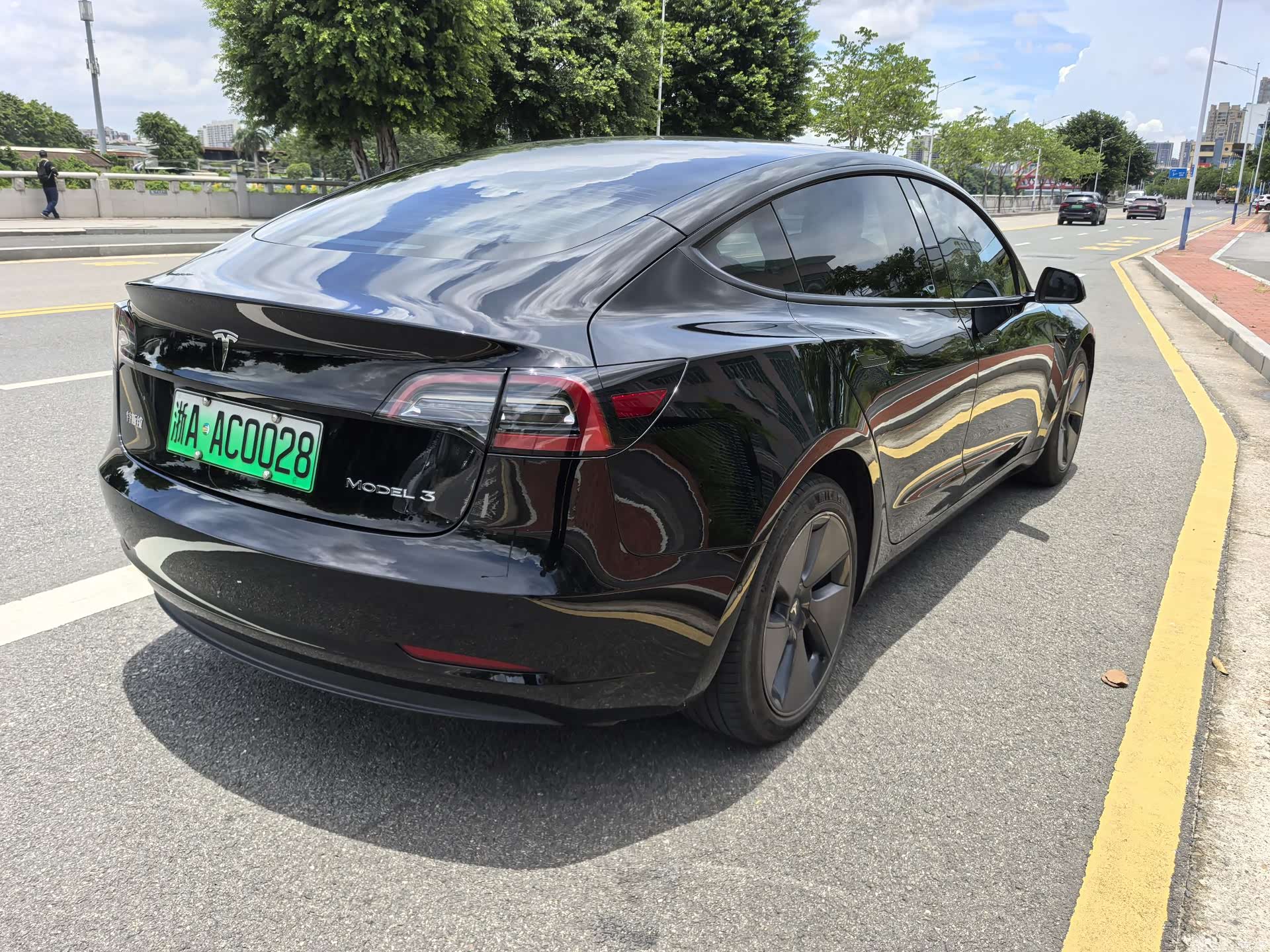 Tesla Model 3, 2022 все фото