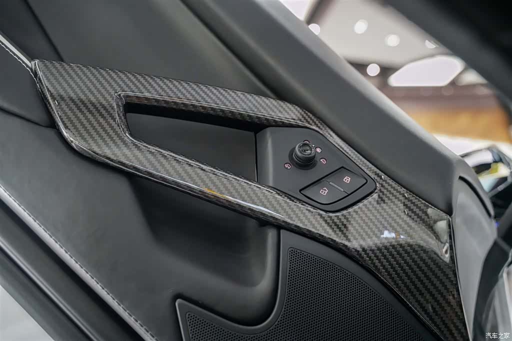 Lamborghini Aventador, 2019 3