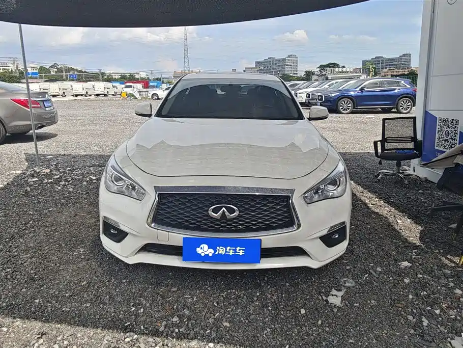 Infiniti Q50L