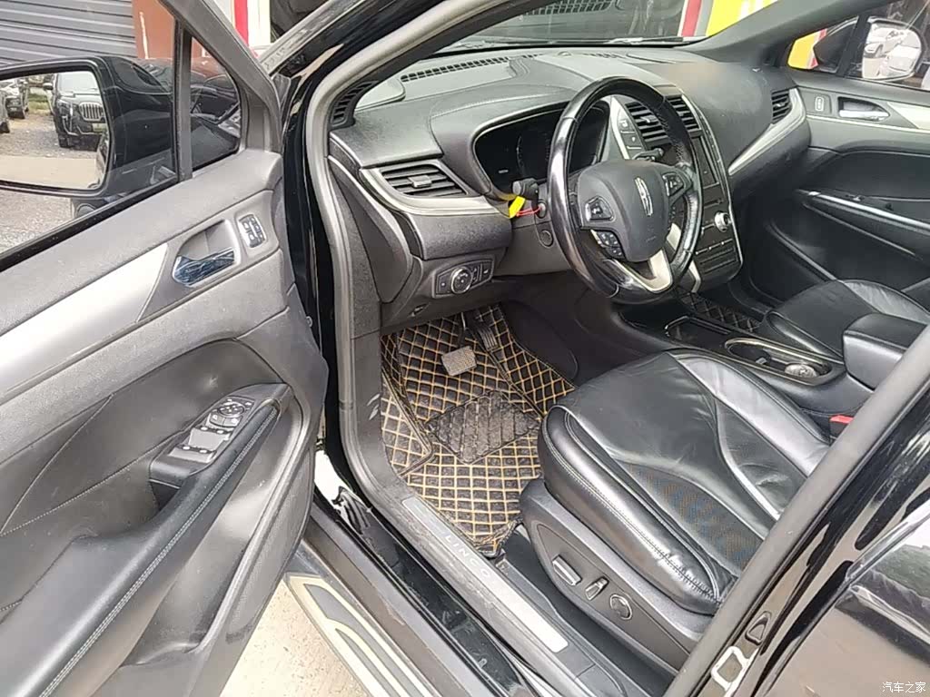 Lincoln MKC, 2018 12