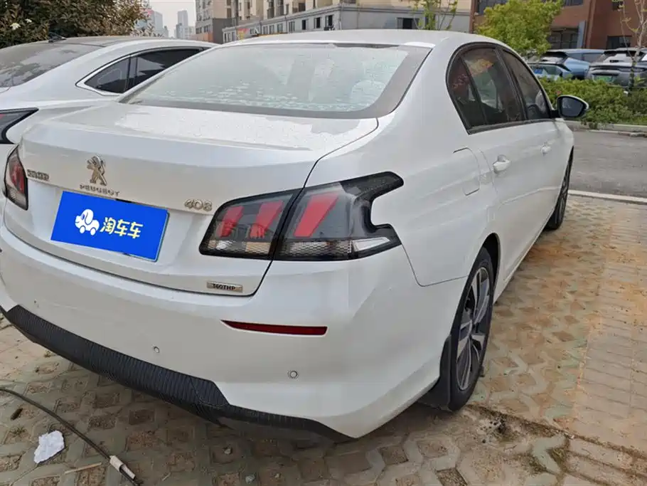 Peugeot 408