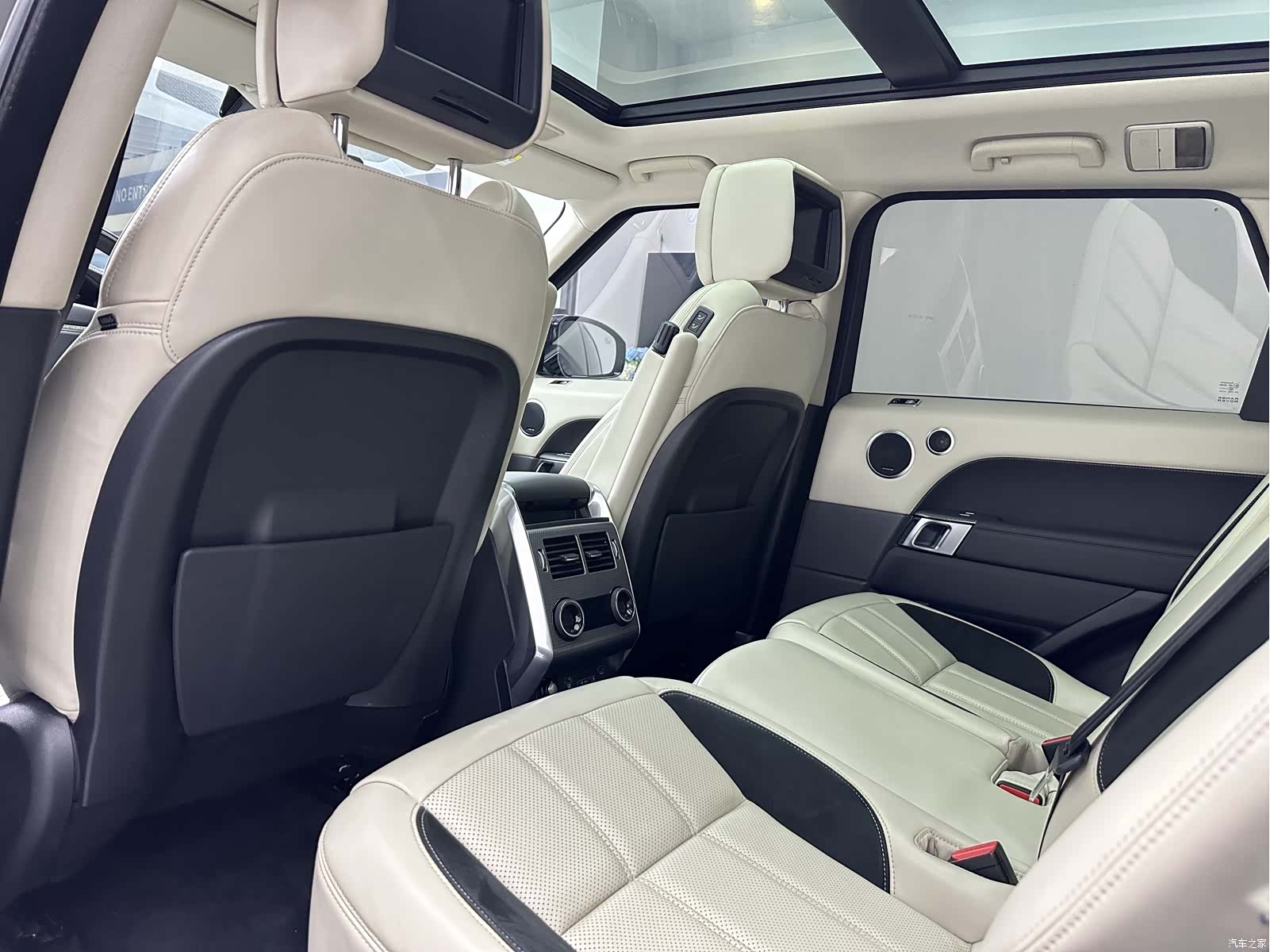 Land Rover Range Rover, 2023 15