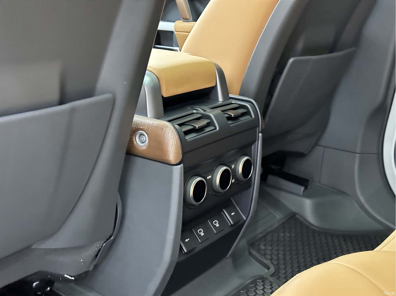 Land Rover Defender, 2021 17