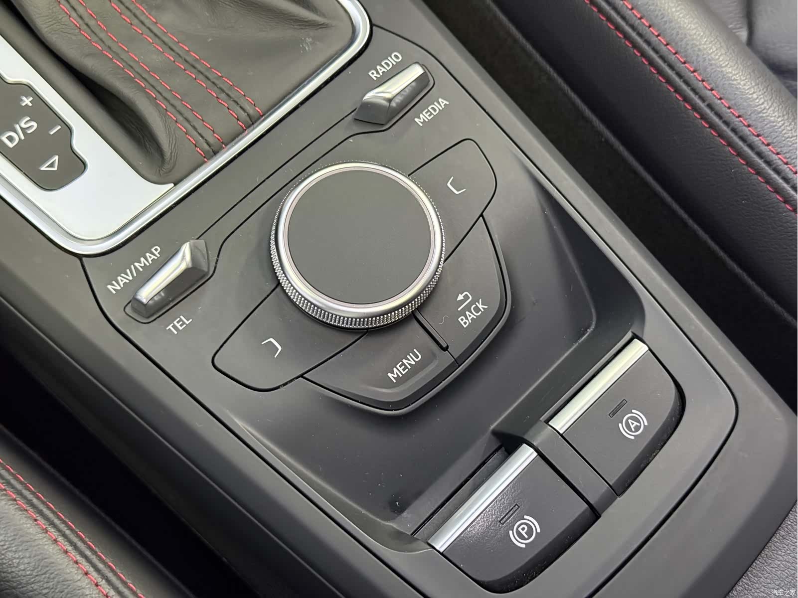Audi Q2L, 2022 10