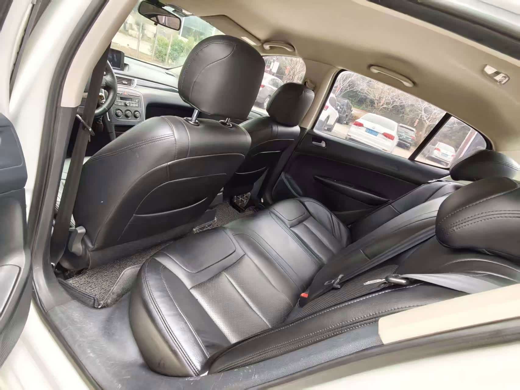Peugeot 308, 2016 все фото