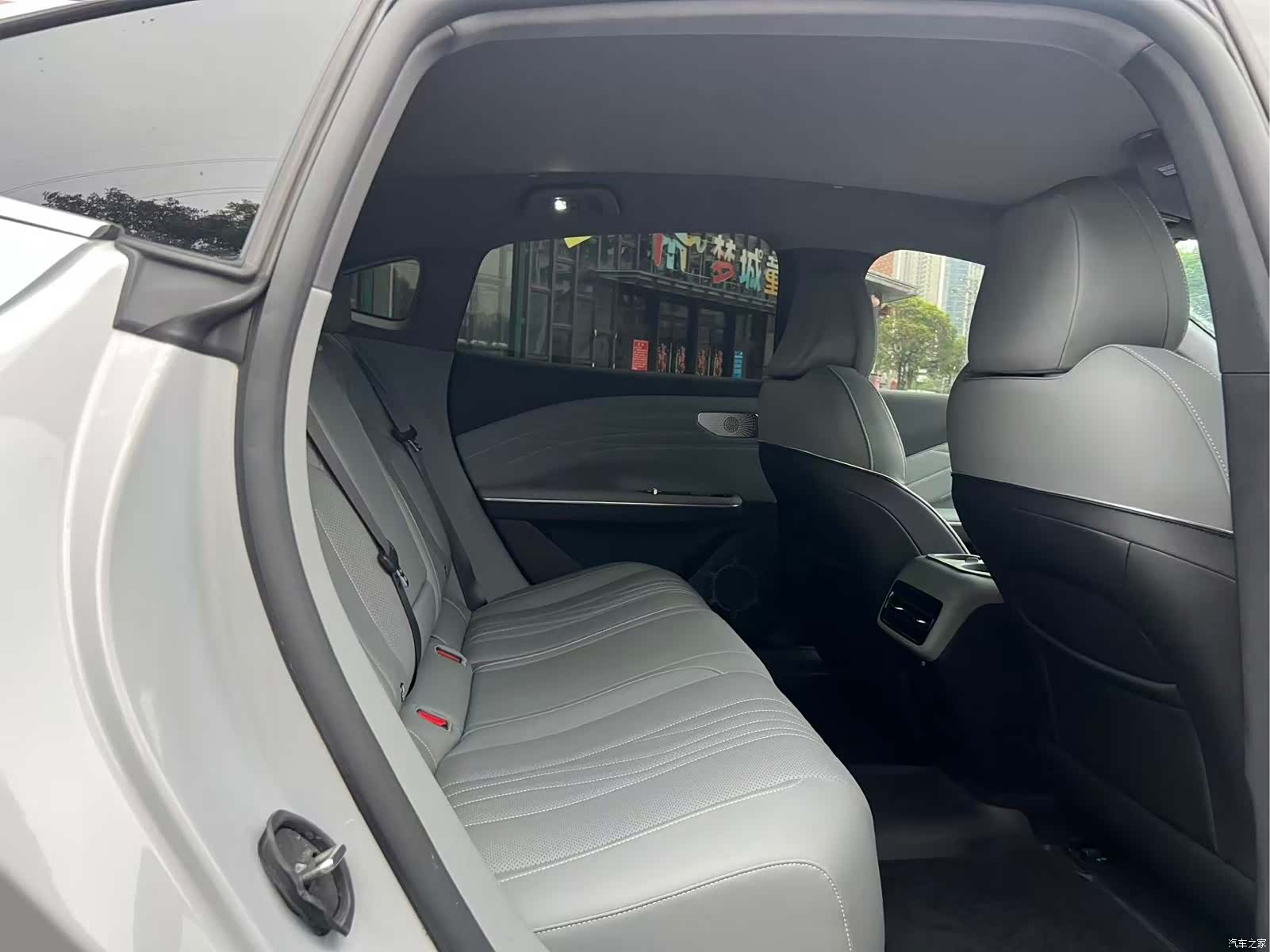 Geely E8, 2024 6