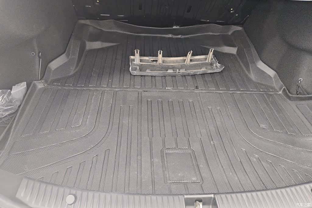 Mercedes-Benz C-Class, 2018 4