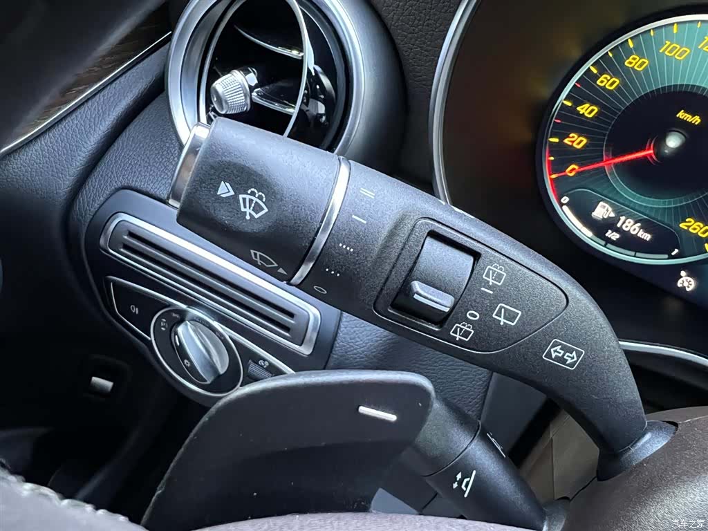 Mercedes-Benz GLC, 2023 13