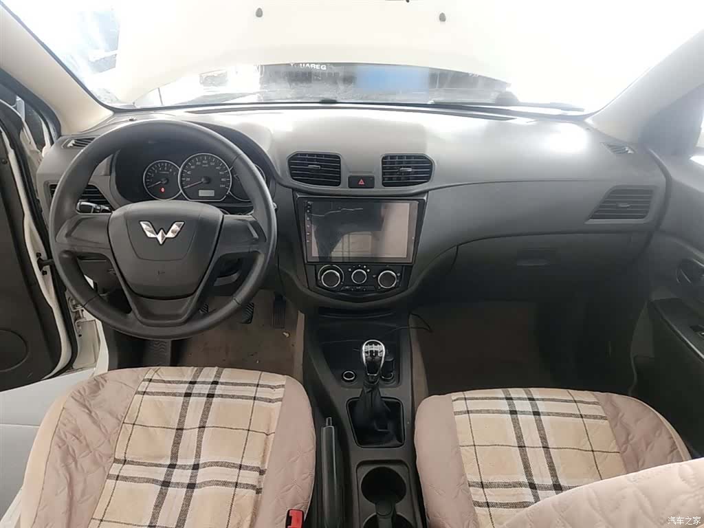Wuling Hongguang, 2017 10