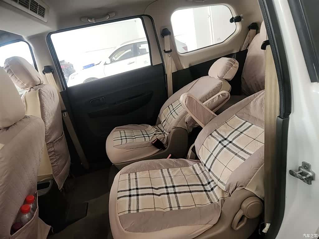 Wuling Hongguang, 2017 17