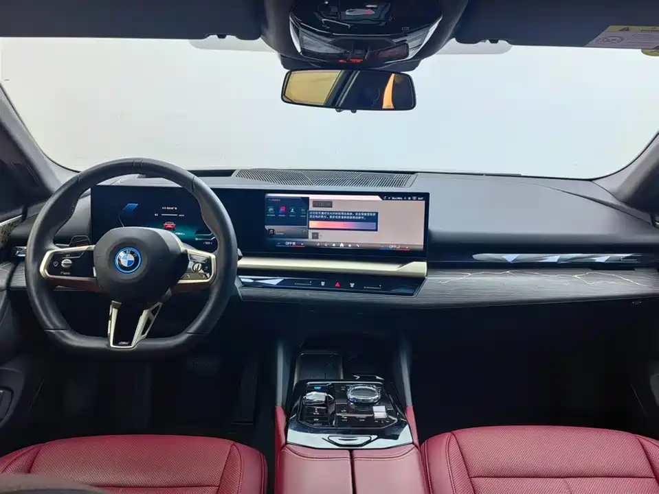BMW i5