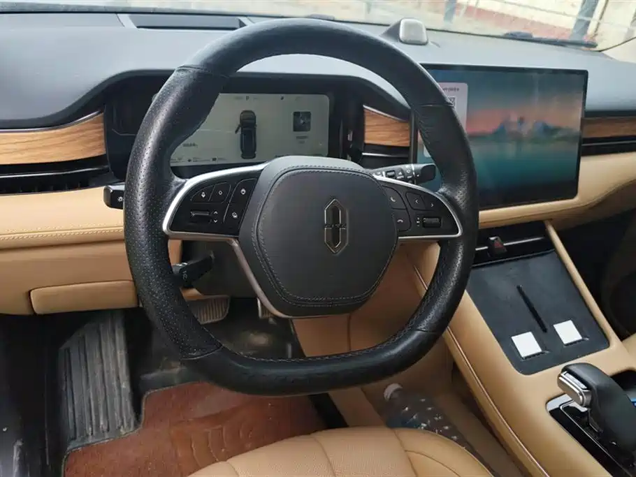 AITO Ask the world M7