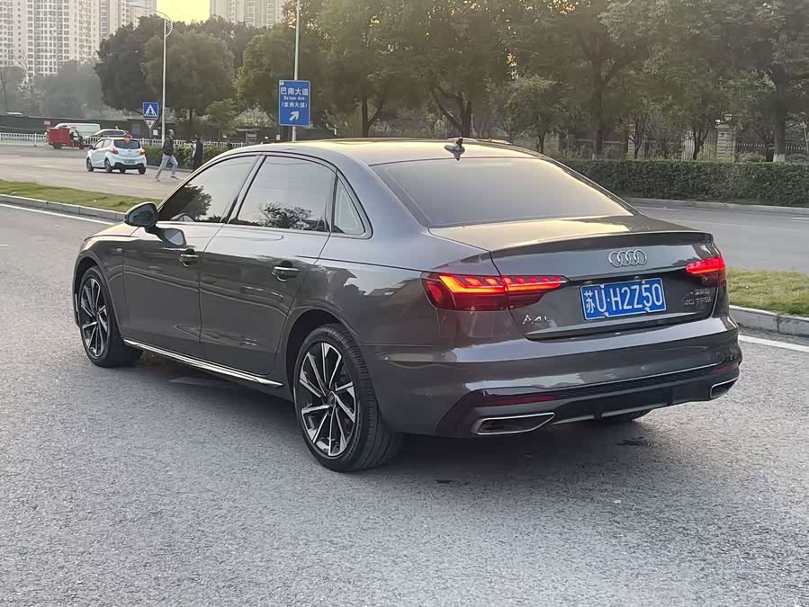 Audi A4L 2023, фото 6