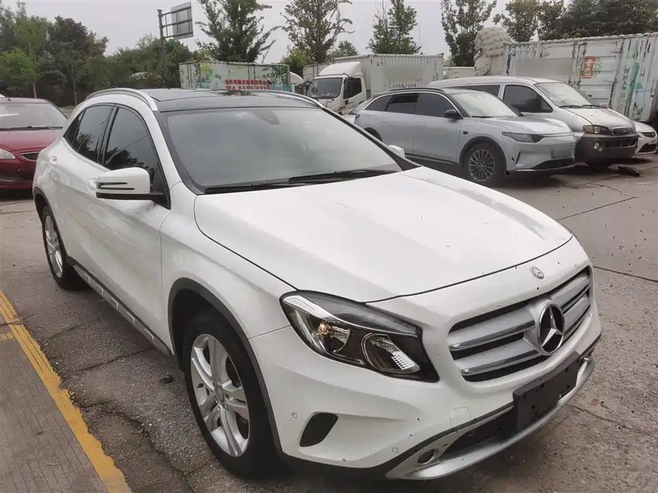 Mercedes-Benz GLA