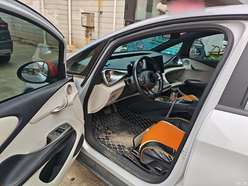 BYD Dolphin, 2022 14