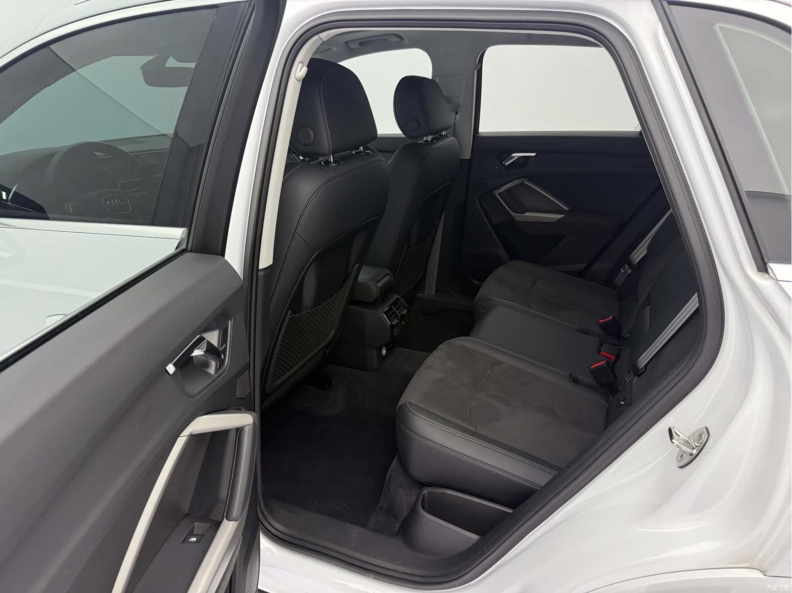 Audi Q3, 2022 13