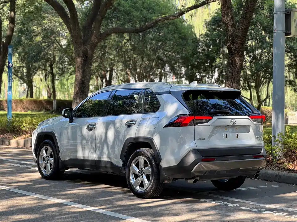 Toyota RAV4 Rongfang