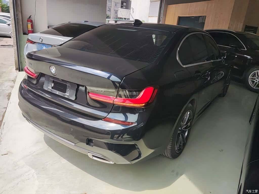 BMW 3 Series, 2022 все фото