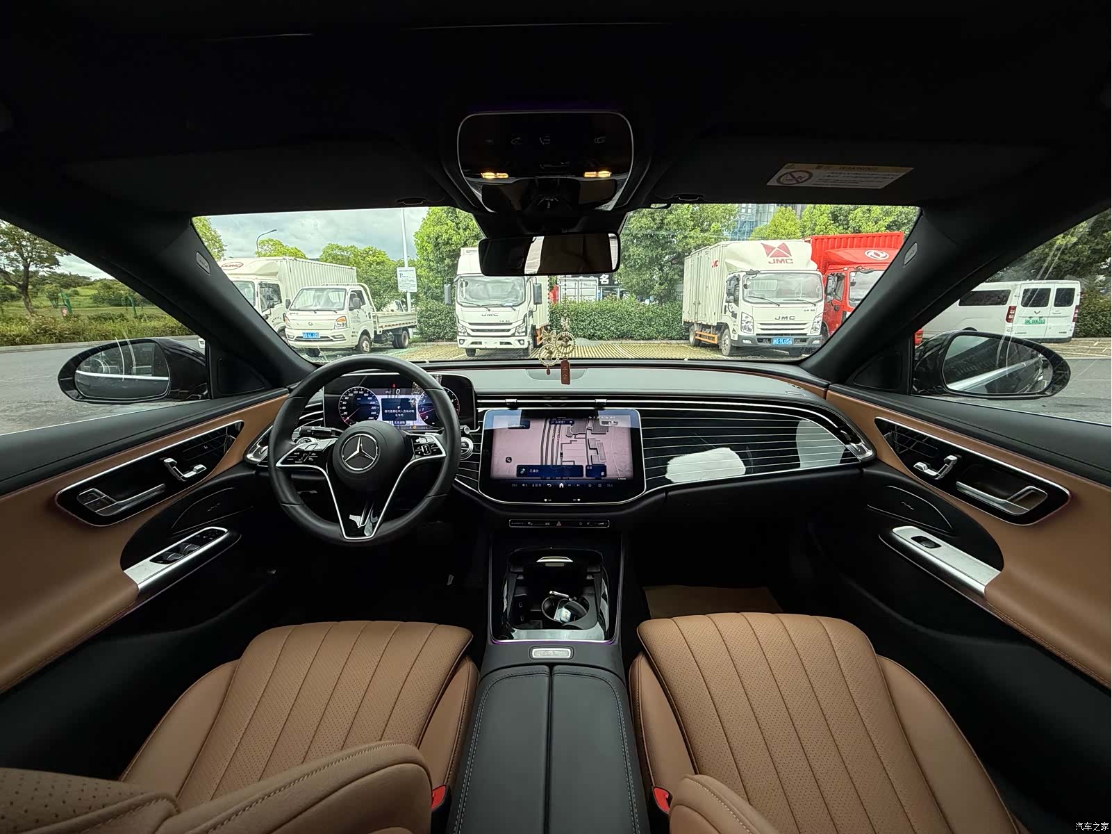 Mercedes-Benz E-Class, 2024 10