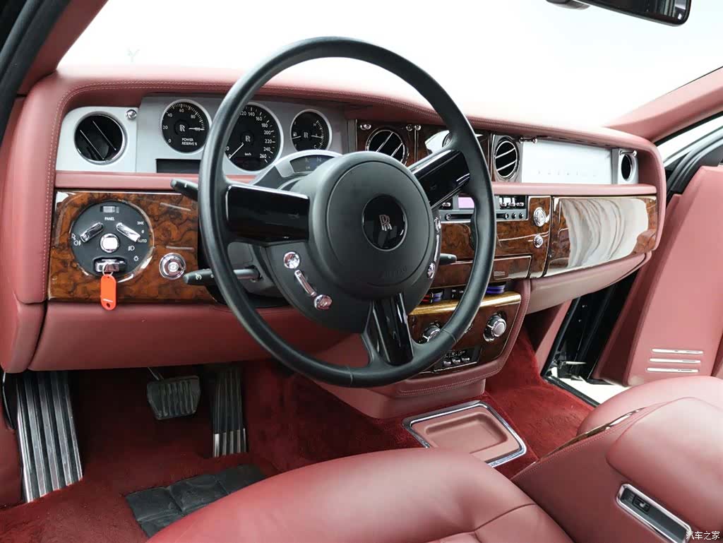 Rolls-Royce Phantom, 2013 9