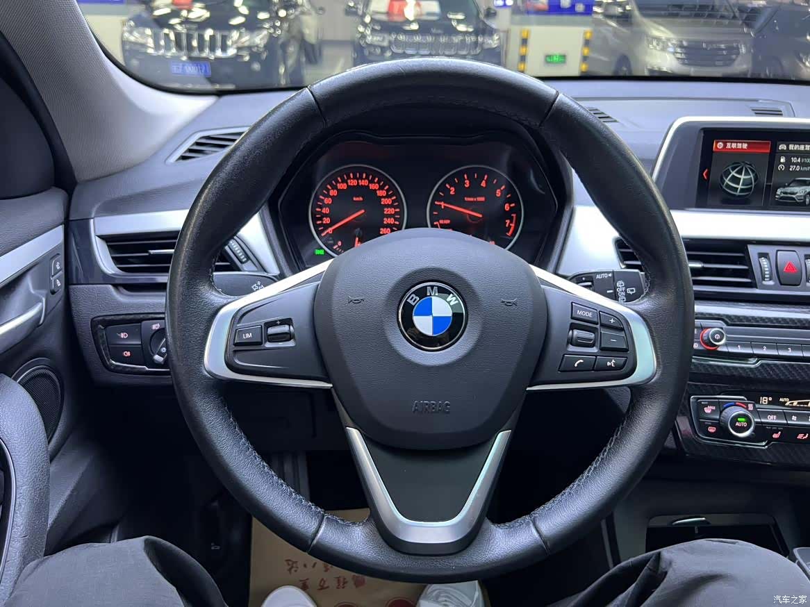 BMW X1, 2018 все фото