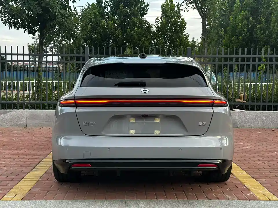 NIO ET5T