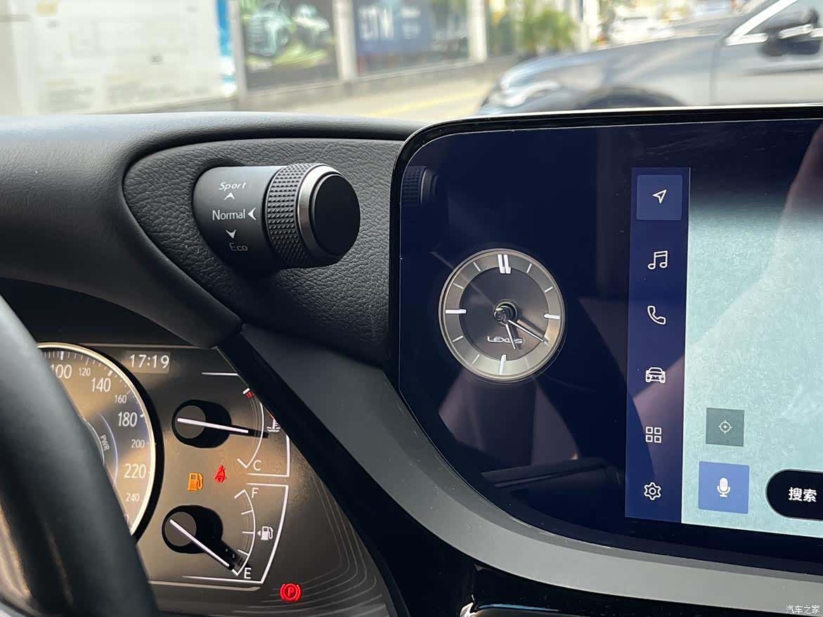 Lexus ES, 2023 22