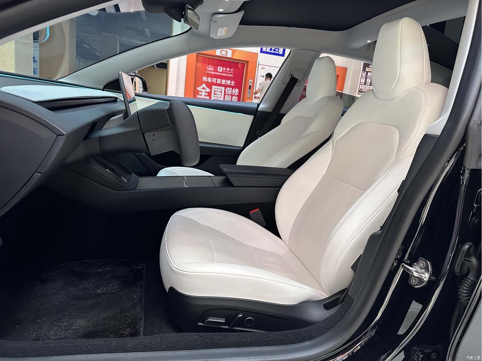 Tesla Model 3, 2024 12