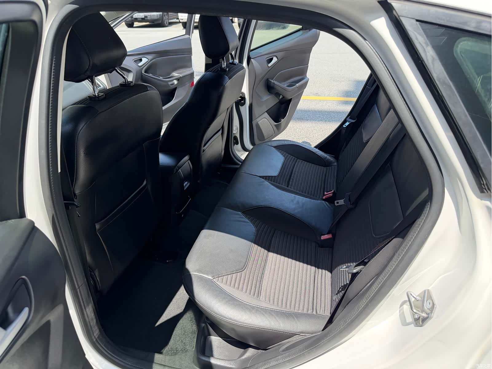 Ford Focus, 2015 23