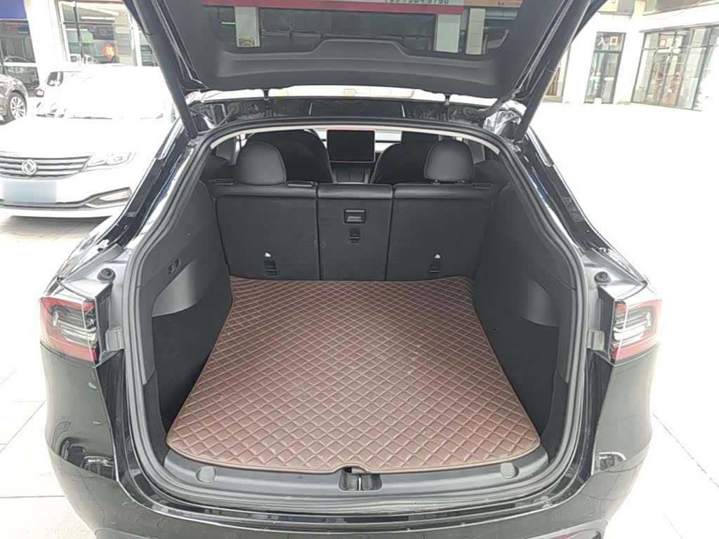Tesla Model Y, 2022 19