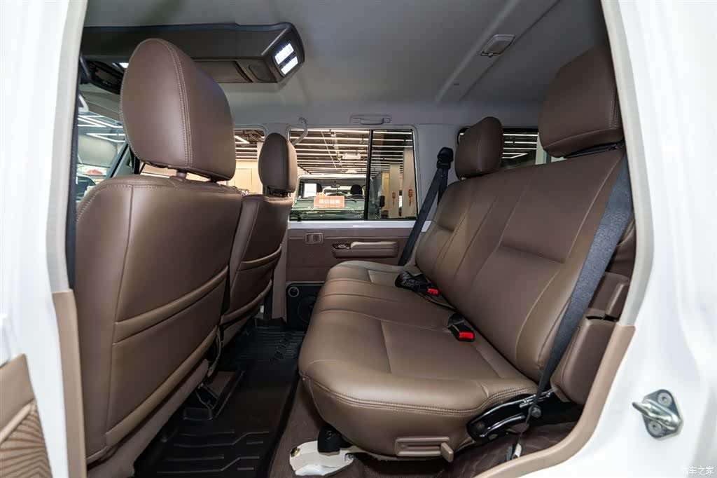 Toyota Land Cruiser, 2016 10