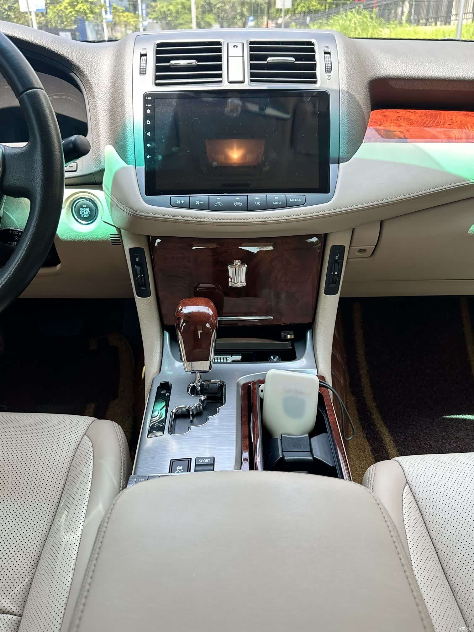 Toyota Crown, 2015 9