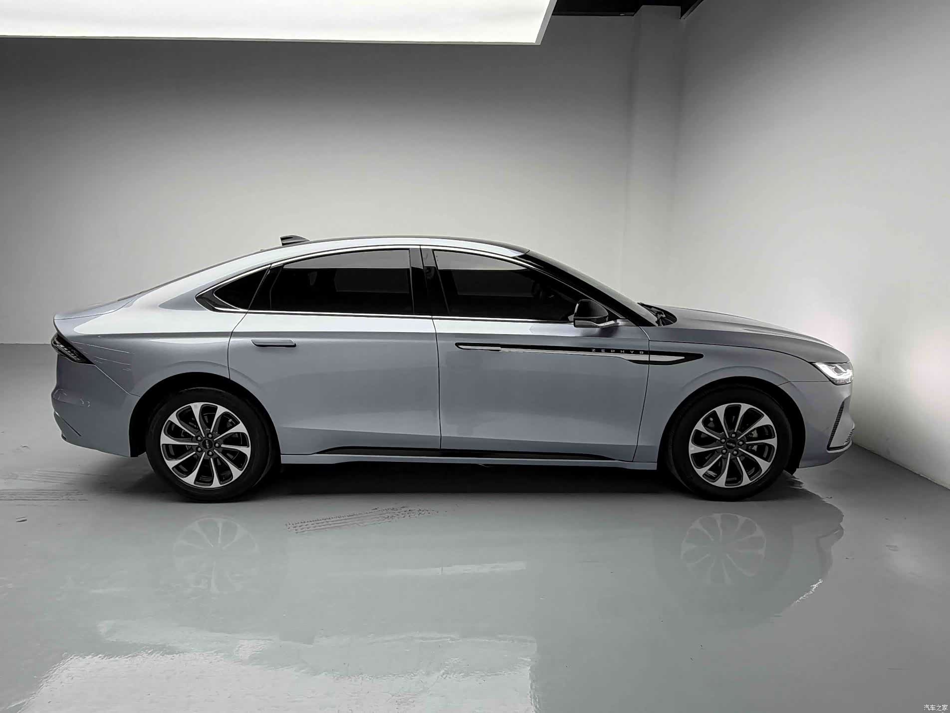 Lincoln Z, 2023 2