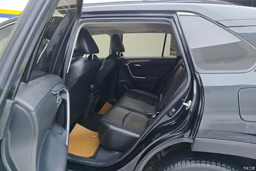 Toyota Wildlander, 2020 11